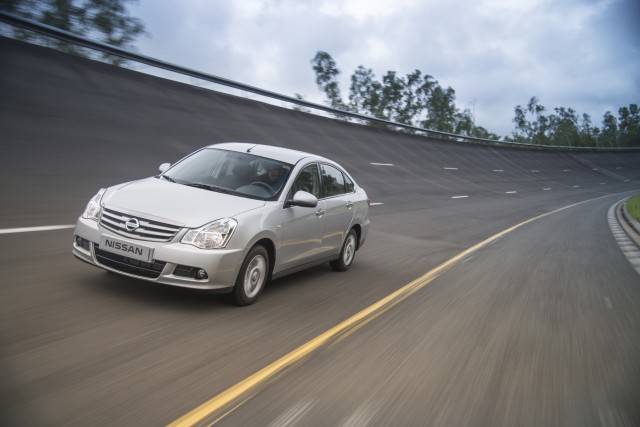 Nissan Almera 092012 1