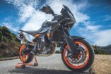 Новый KTM 890 SMT: на бездорожье или в круиз